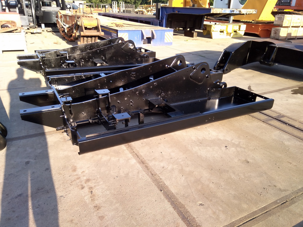 Caterpillar 318 - - Body and exterior for Construction machinery: picture 2 Caterpillar 318 - - Body and exterior for Construction machinery: picture 2