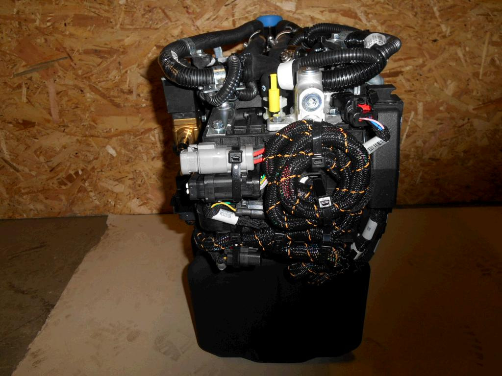 Caterpillar 3996151 - AdBlue tank for Construction machinery: picture 5 Caterpillar 3996151 - AdBlue tank for Construction machinery: picture 5