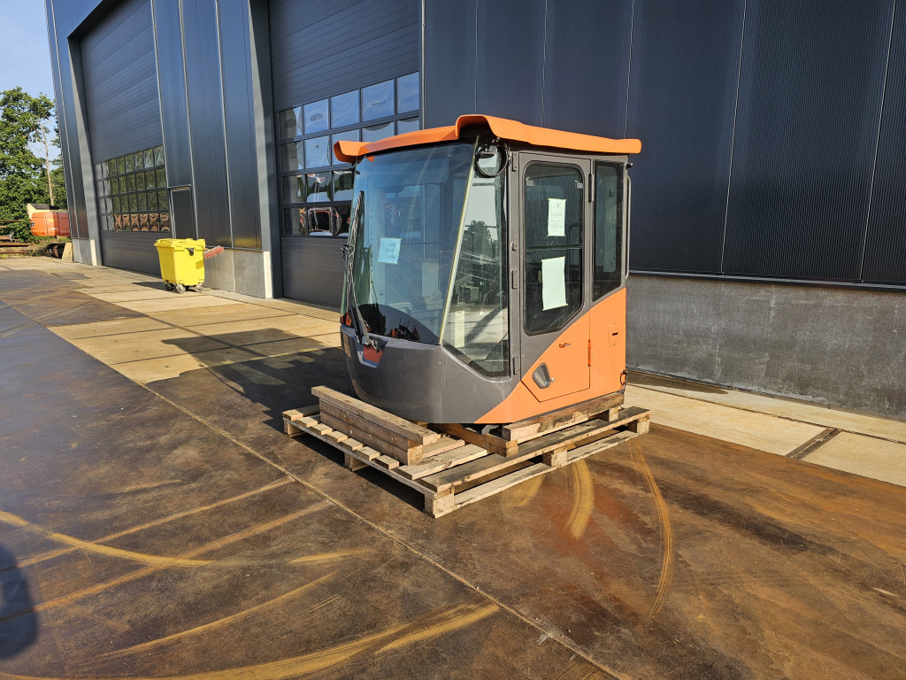 Doosan 220101-00229T - 220101-00229W - Cab for Construction machinery: picture 1 Doosan 220101-00229T - 220101-00229W - Cab for Construction machinery: picture 1