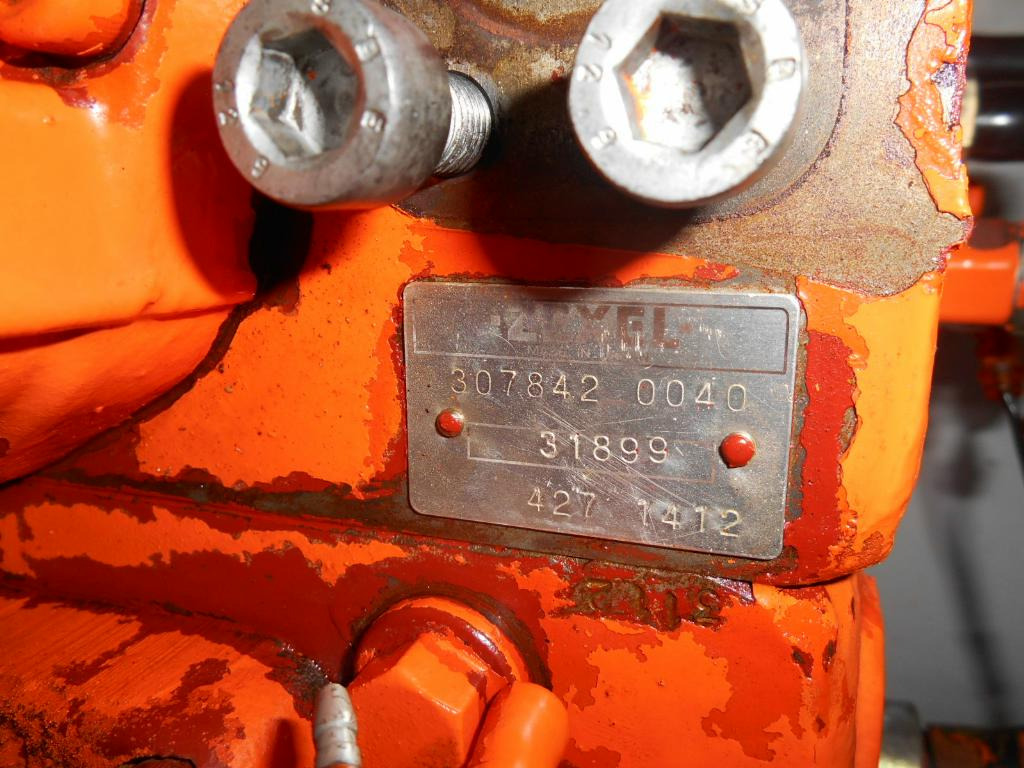 Hitachi 71422916 - Hydraulic valve for Construction machinery: picture 1 Hitachi 71422916 - Hydraulic valve for Construction machinery: picture 1