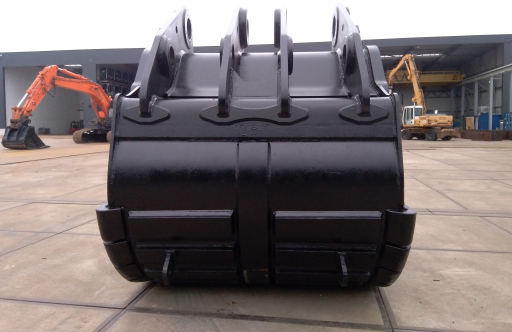 Hitachi EX2500-5 - - Excavator bucket: picture 3 Hitachi EX2500-5 - - Excavator bucket: picture 3