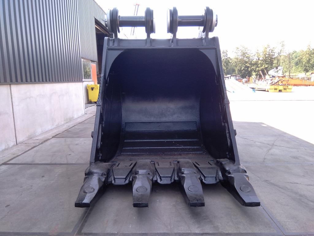 Hitachi EX2500-5 - - Excavator bucket: picture 1 Hitachi EX2500-5 - - Excavator bucket: picture 1