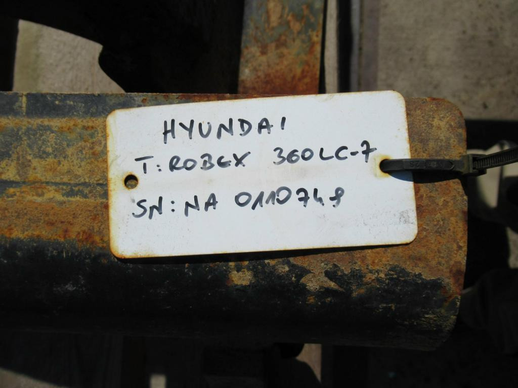 Hyundai 81EH-30010 - Track for Crawler excavator: picture 4 Hyundai 81EH-30010 - Track for Crawler excavator: picture 4