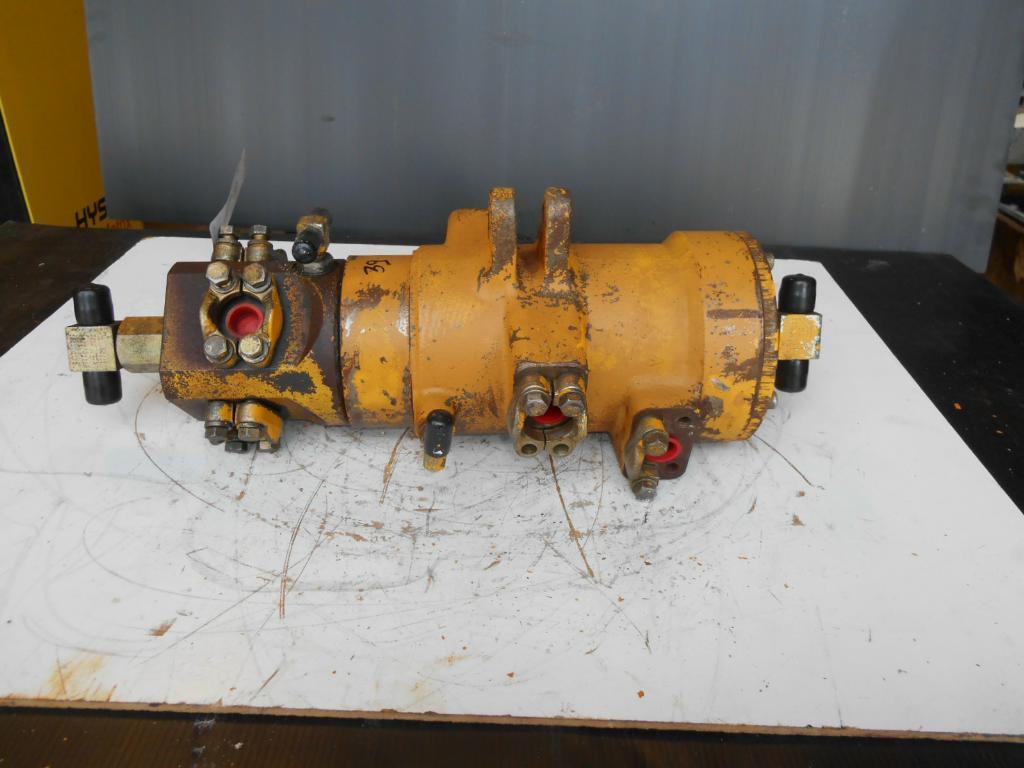 Komatsu PC160-6K - - Hydraulics for Construction machinery: picture 2 Komatsu PC160-6K - - Hydraulics for Construction machinery: picture 2