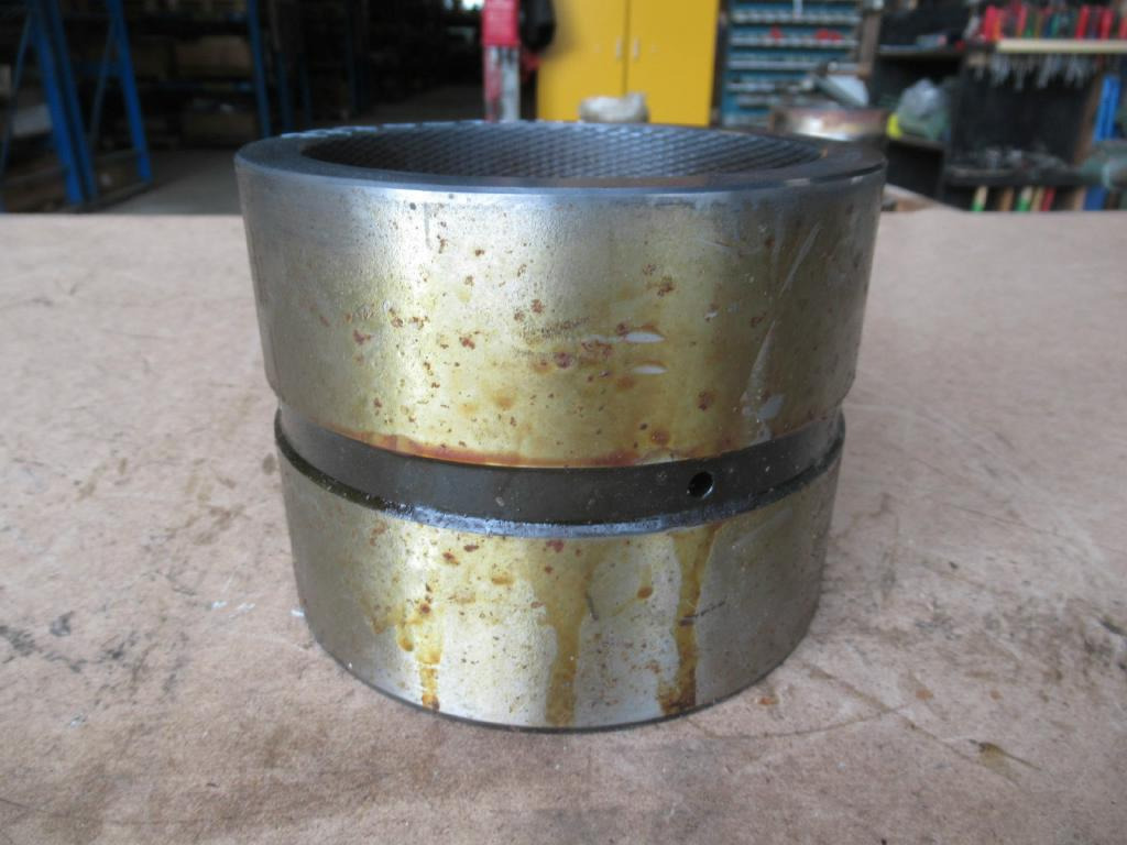 Liebherr 9827152 000 - - Piston/ Ring/ Bushing for Construction machinery: picture 1 Liebherr 9827152 000 - - Piston/ Ring/ Bushing for Construction machinery: picture 1