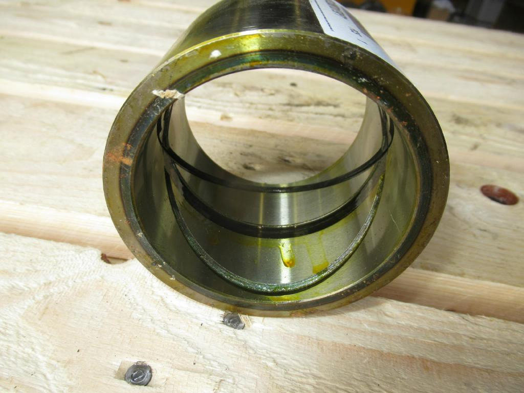 New Holland YN12B01079P1 - Piston/ Ring/ Bushing for Construction machinery: picture 2 New Holland YN12B01079P1 - Piston/ Ring/ Bushing for Construction machinery: picture 2