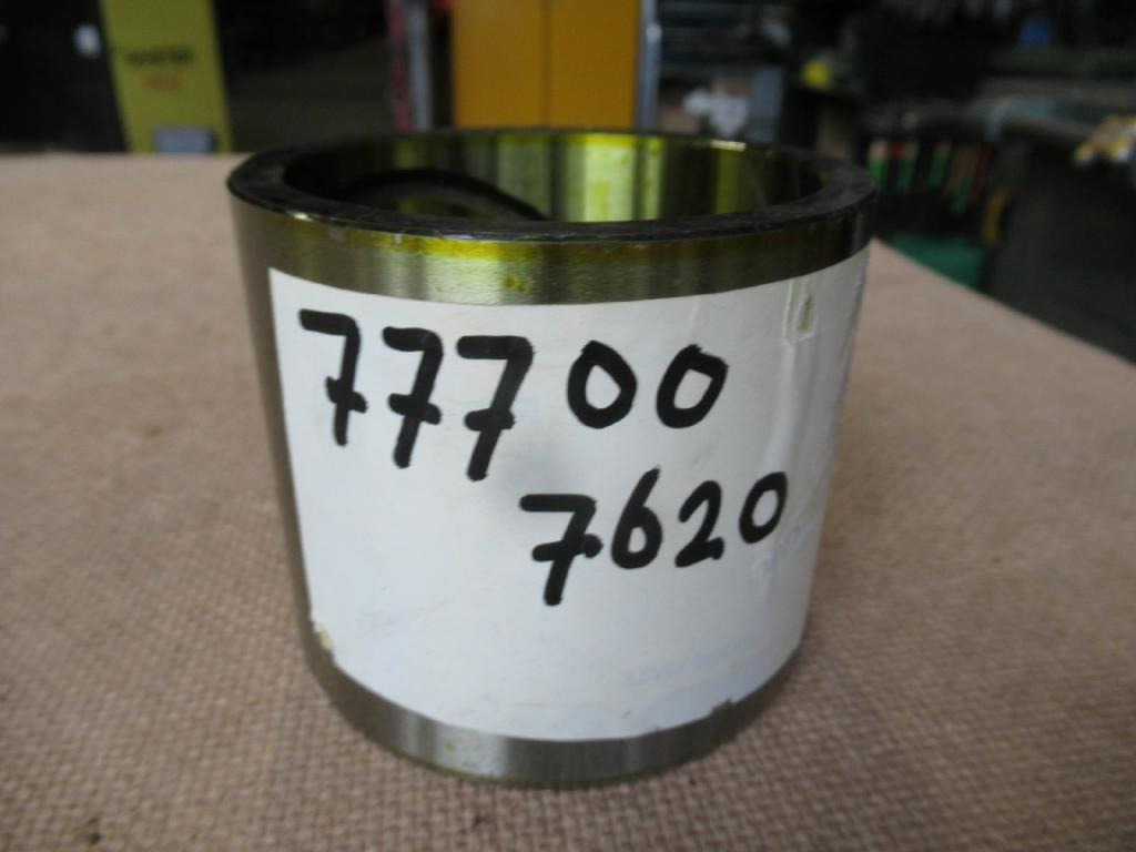 New Holland YN12B01213P1 - Piston/ Ring/ Bushing for Construction machinery: picture 3 New Holland YN12B01213P1 - Piston/ Ring/ Bushing for Construction machinery: picture 3