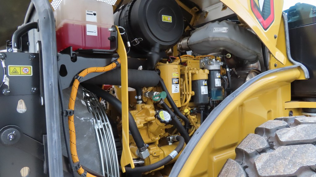 Compactor Caterpillar CS 74 B: picture 11
