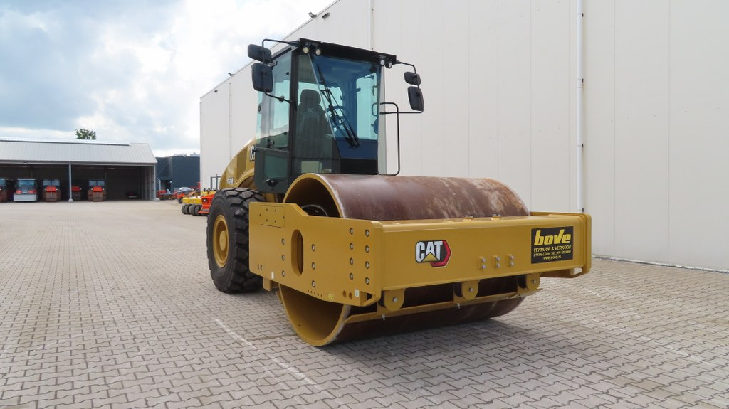 Compactor Caterpillar CS 74 B: picture 8