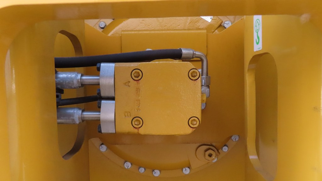 Compactor Caterpillar CS66B: picture 13