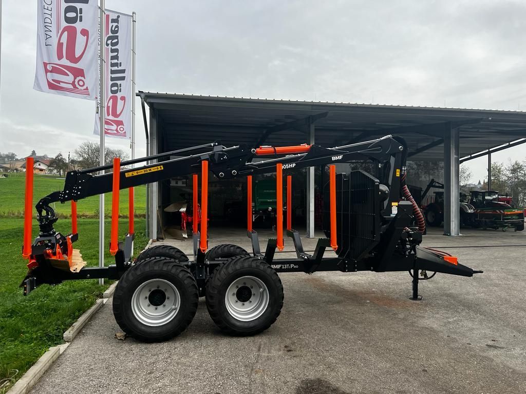 BMF BMF 13T1 + 905HP Kran - Forestry trailer: picture 2 BMF BMF 13T1 + 905HP Kran - Forestry trailer: picture 2