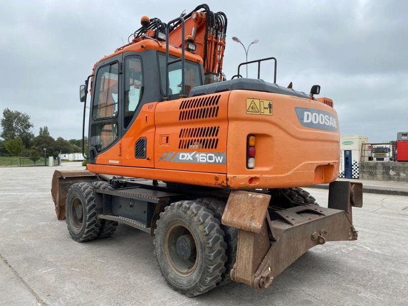 Doosan DX160 - Wheel excavator: picture 3 Doosan DX160 - Wheel excavator: picture 3