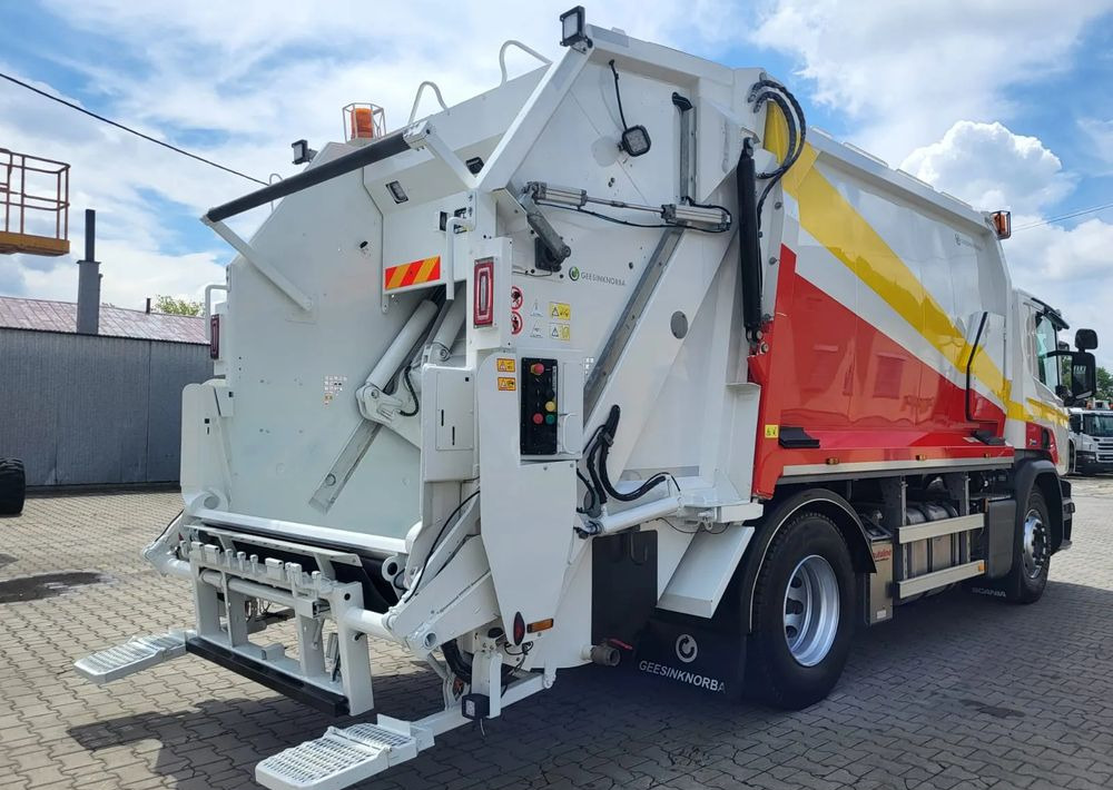 Scania P320 - Garbage truck: picture 5 Scania P320 - Garbage truck: picture 5
