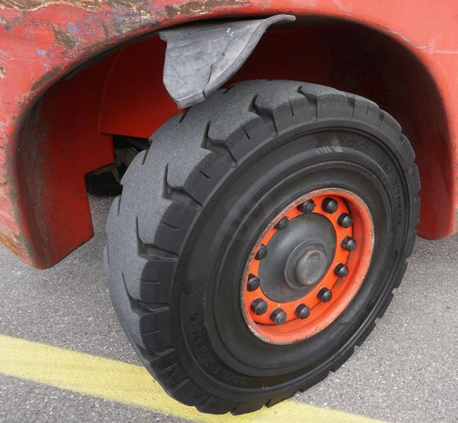 Linde H 80 D/1100 396-02 - Diesel forklift: picture 5 Linde H 80 D/1100 396-02 - Diesel forklift: picture 5