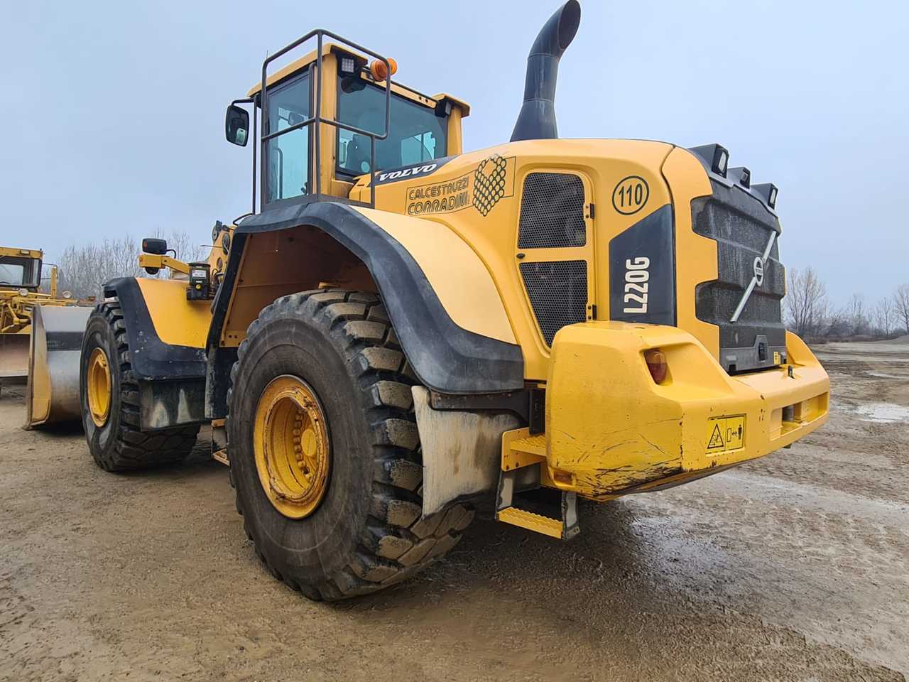 VOLVO L220G - Wheel loader: picture 2 VOLVO L220G - Wheel loader: picture 2