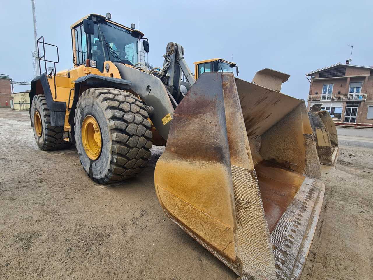VOLVO L220G - Wheel loader: picture 1 VOLVO L220G - Wheel loader: picture 1