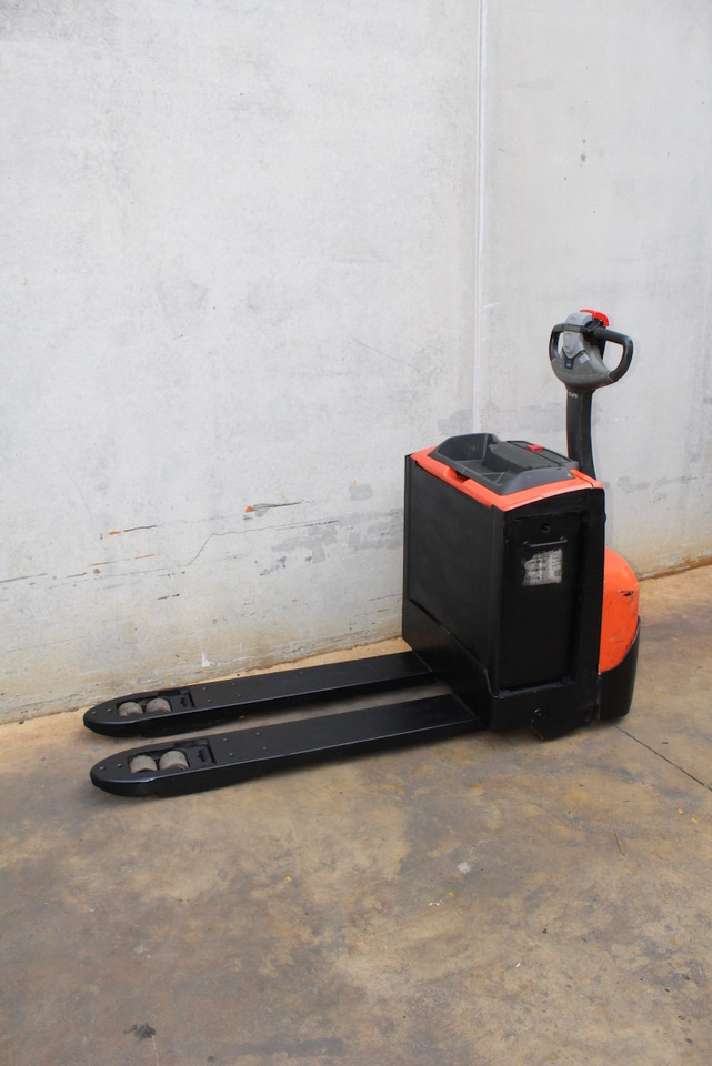 BT LWE 200 - Pallet truck: picture 2 BT LWE 200 - Pallet truck: picture 2