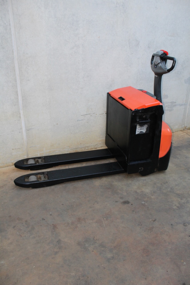 BT LWE 200 - Pallet truck: picture 2 BT LWE 200 - Pallet truck: picture 2
