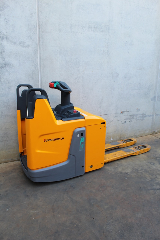 Jungheinrich ERE 120 LI-ION - Pallet truck: picture 3 Jungheinrich ERE 120 LI-ION - Pallet truck: picture 3