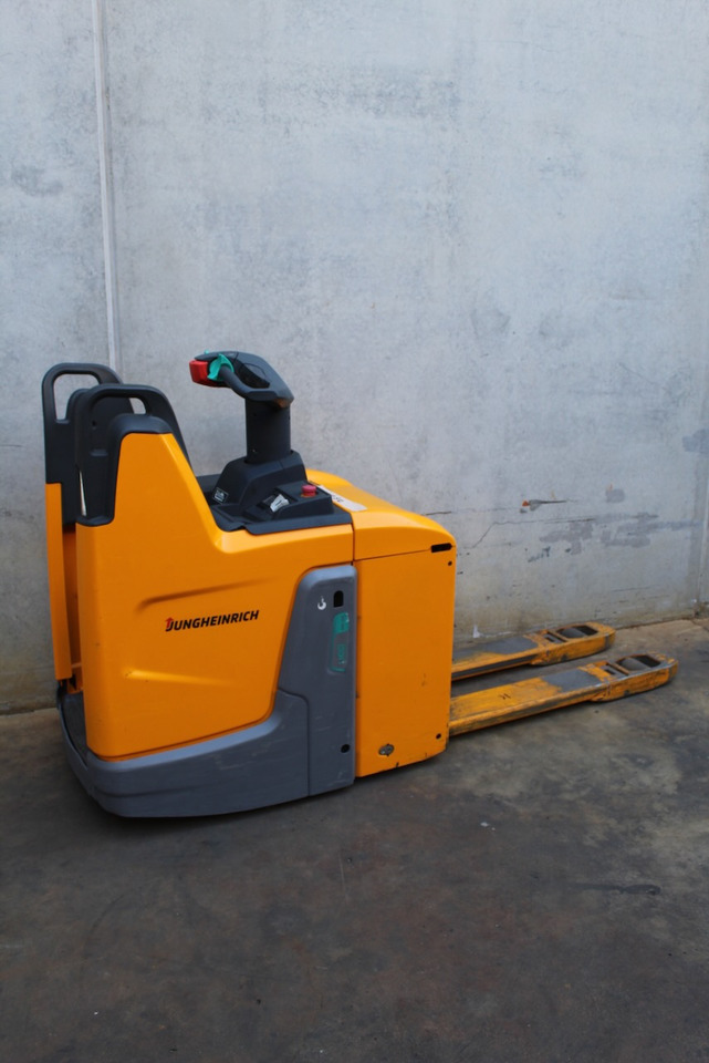 Jungheinrich ERE 120 LI-ION - Pallet truck: picture 3 Jungheinrich ERE 120 LI-ION - Pallet truck: picture 3