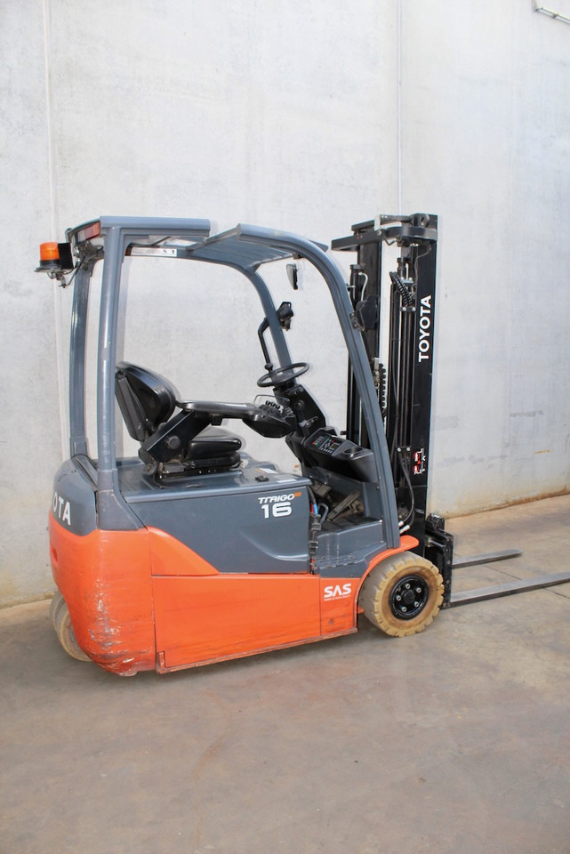 Toyota 8FBE16T - Electric forklift: picture 2 Toyota 8FBE16T - Electric forklift: picture 2