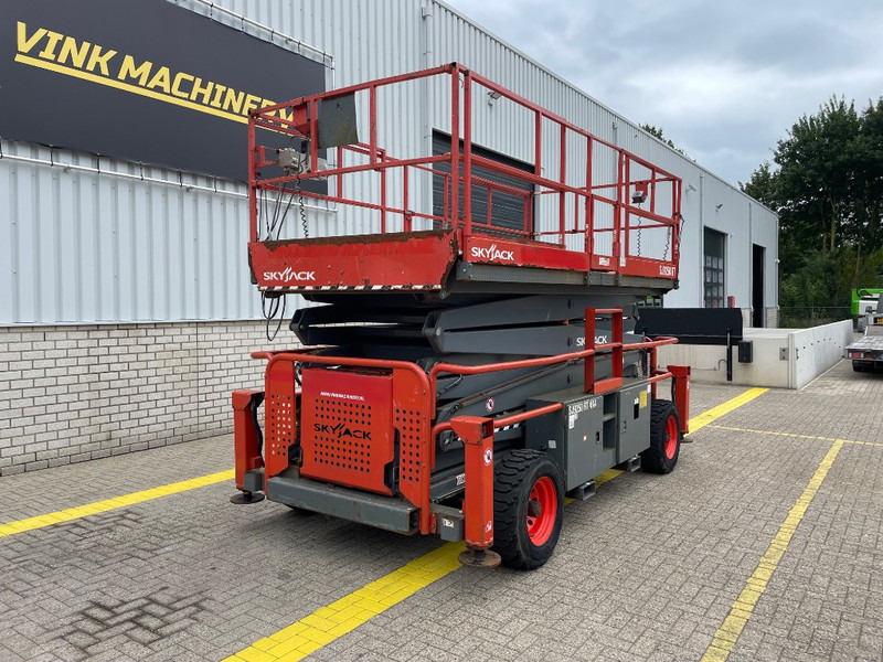 Skyjack SJ 9250 RT - Scissor lift: picture 2 Skyjack SJ 9250 RT - Scissor lift: picture 2