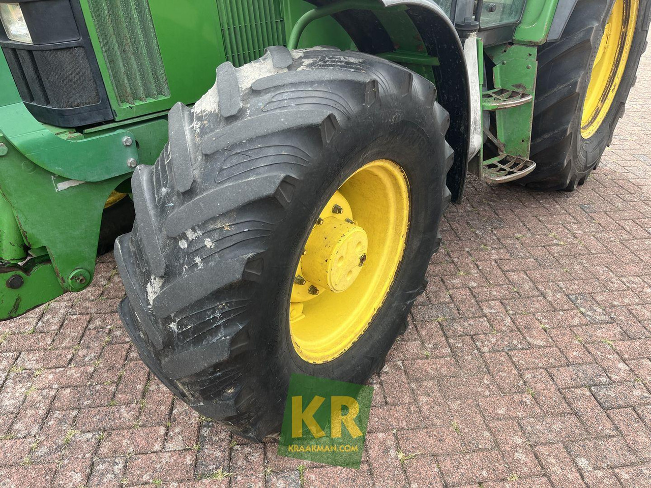 Farm tractor 6110 John Deere: picture 19