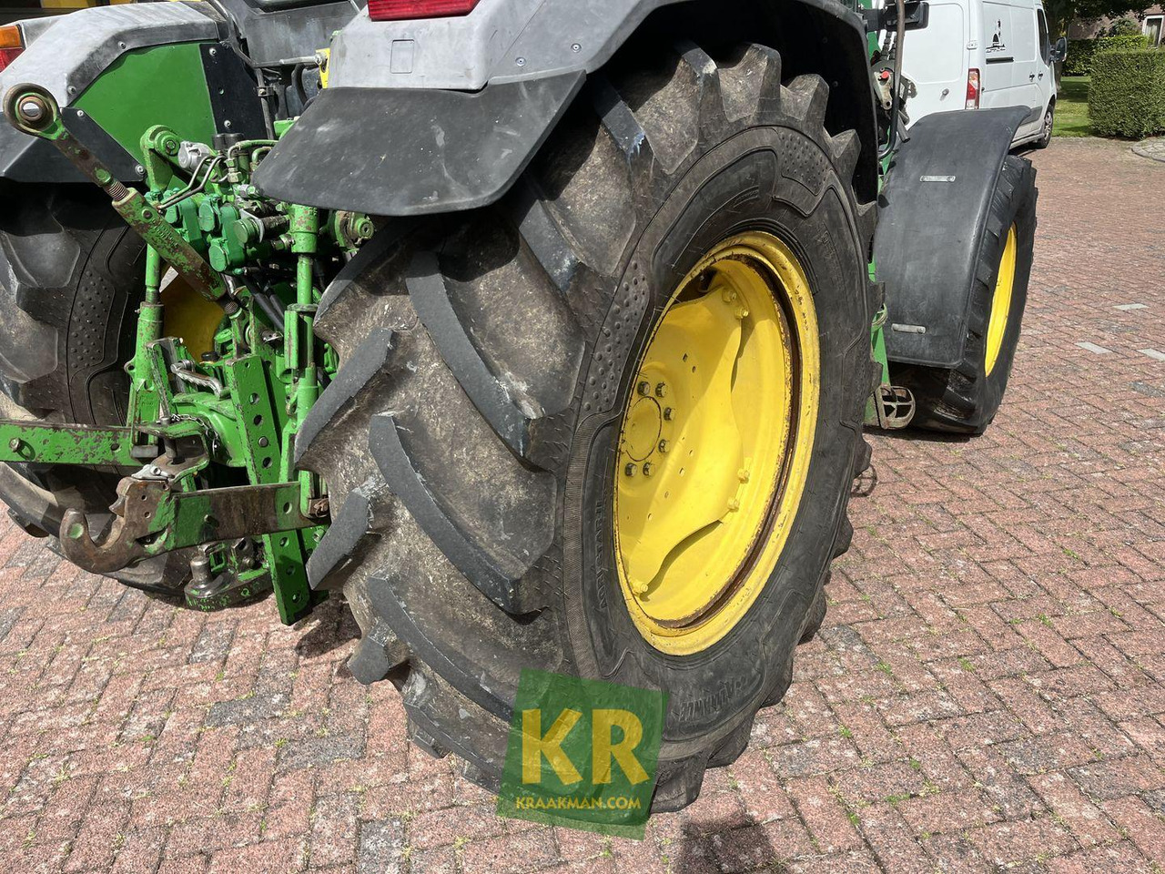 Farm tractor 6110 John Deere: picture 14