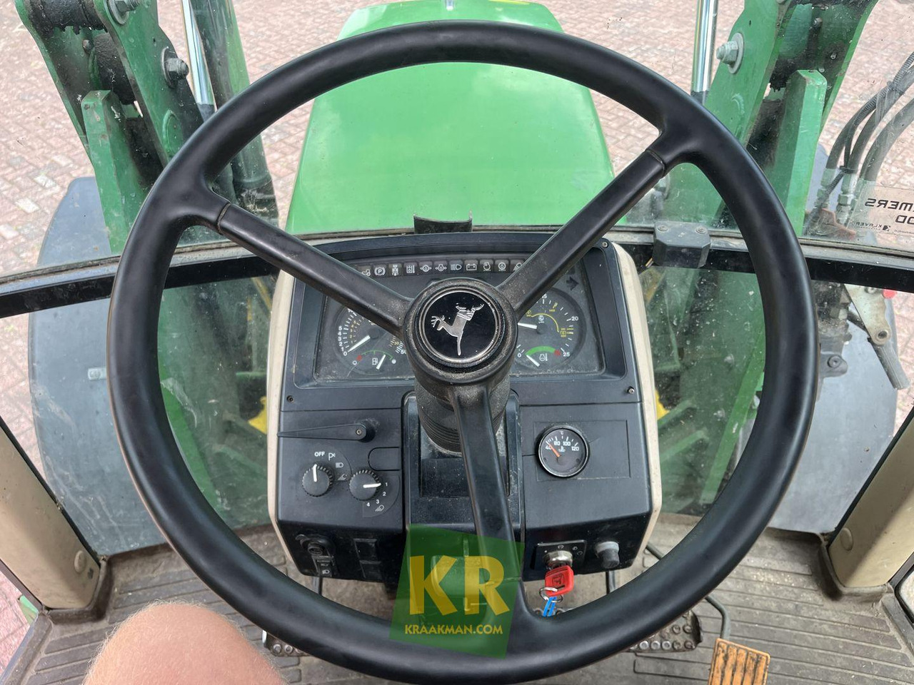 Farm tractor 6110 John Deere: picture 11