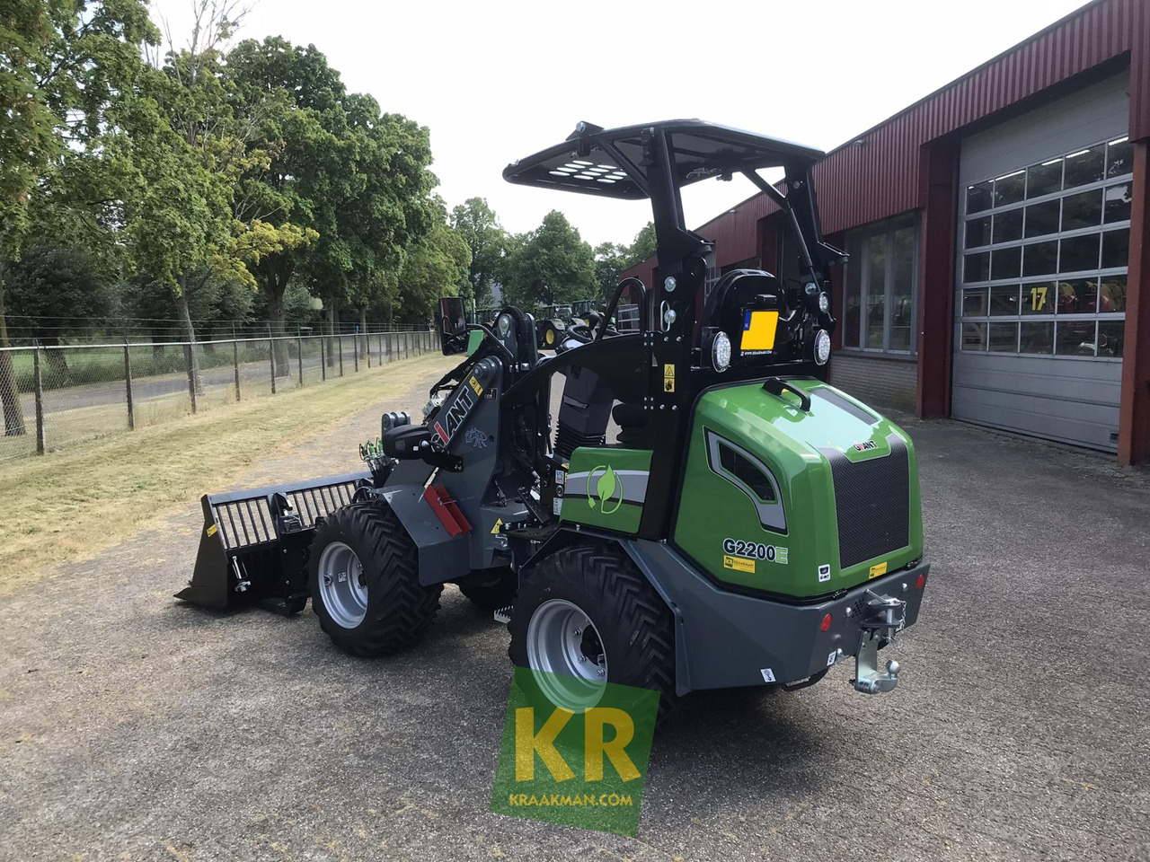 Giant G2200E - Compact loader: picture 4 Giant G2200E - Compact loader: picture 4