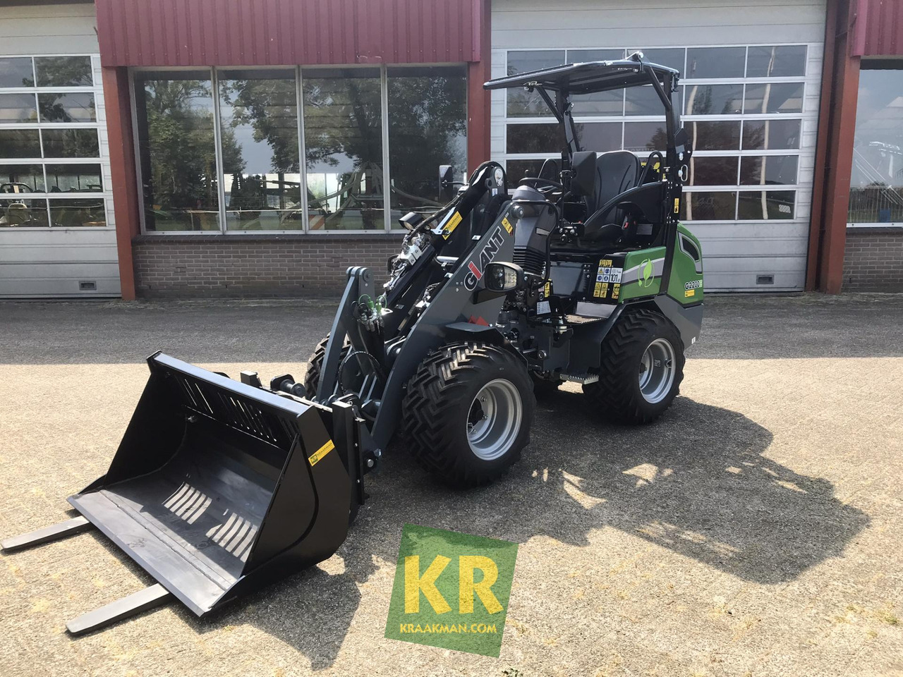 Giant G2200E - Compact loader: picture 1 Giant G2200E - Compact loader: picture 1