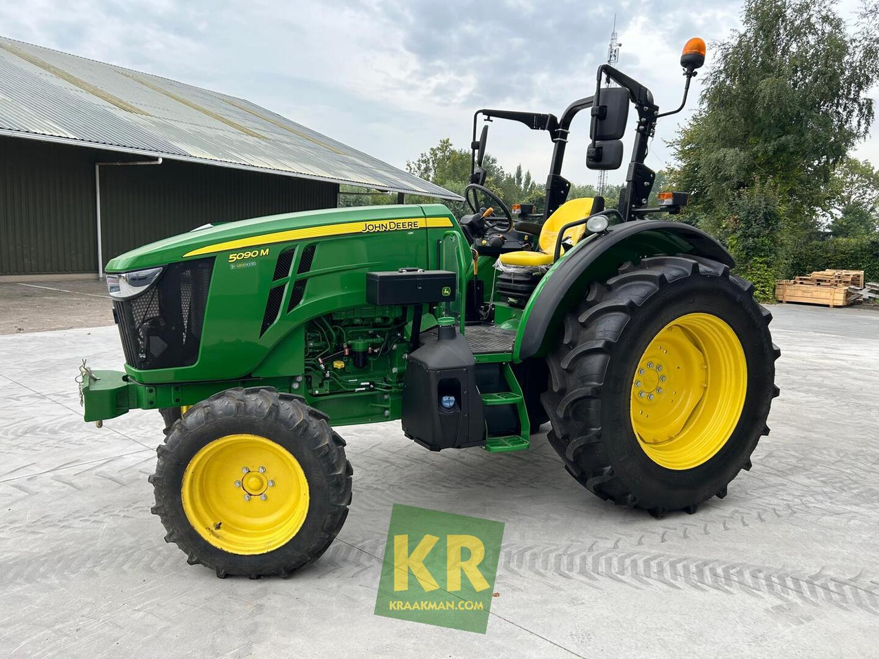 John Deere 5090M - Farm tractor: picture 4 John Deere 5090M - Farm tractor: picture 4