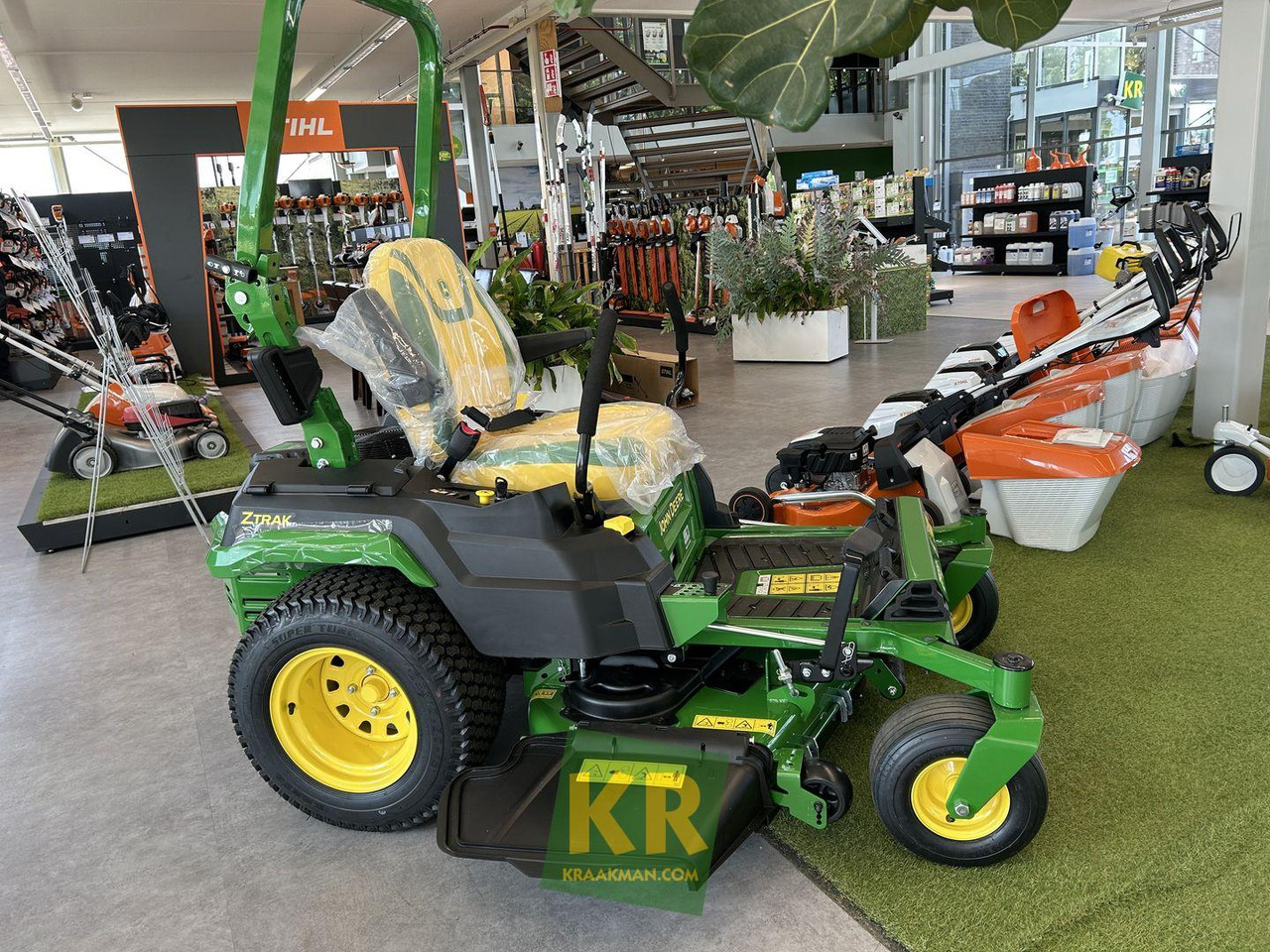 John Deere Z545R - Garden mower: picture 1 John Deere Z545R - Garden mower: picture 1