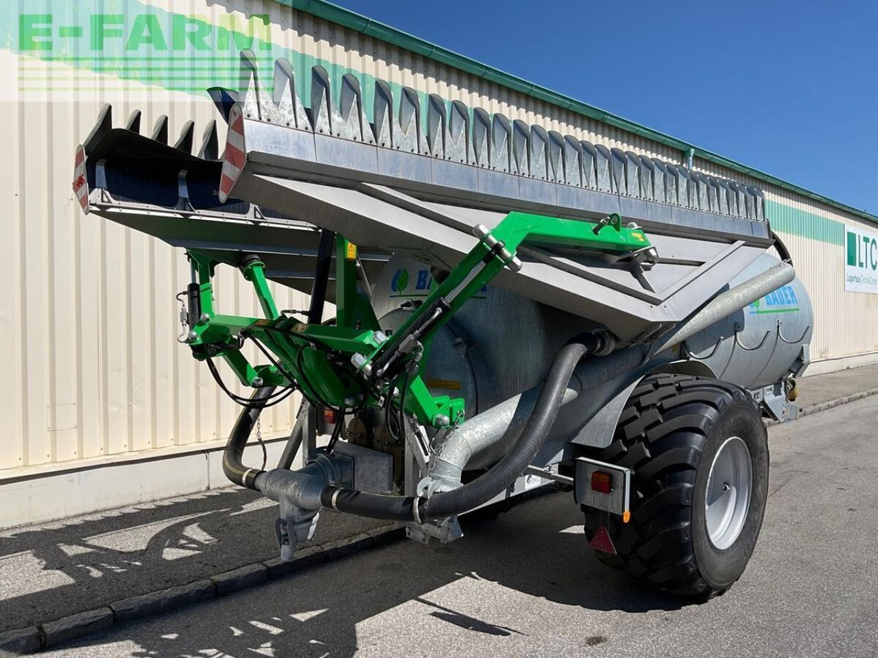 Bauer v 81 mit schleppfix sfa 9 - Slurry tanker: picture 4 Bauer v 81 mit schleppfix sfa 9 - Slurry tanker: picture 4