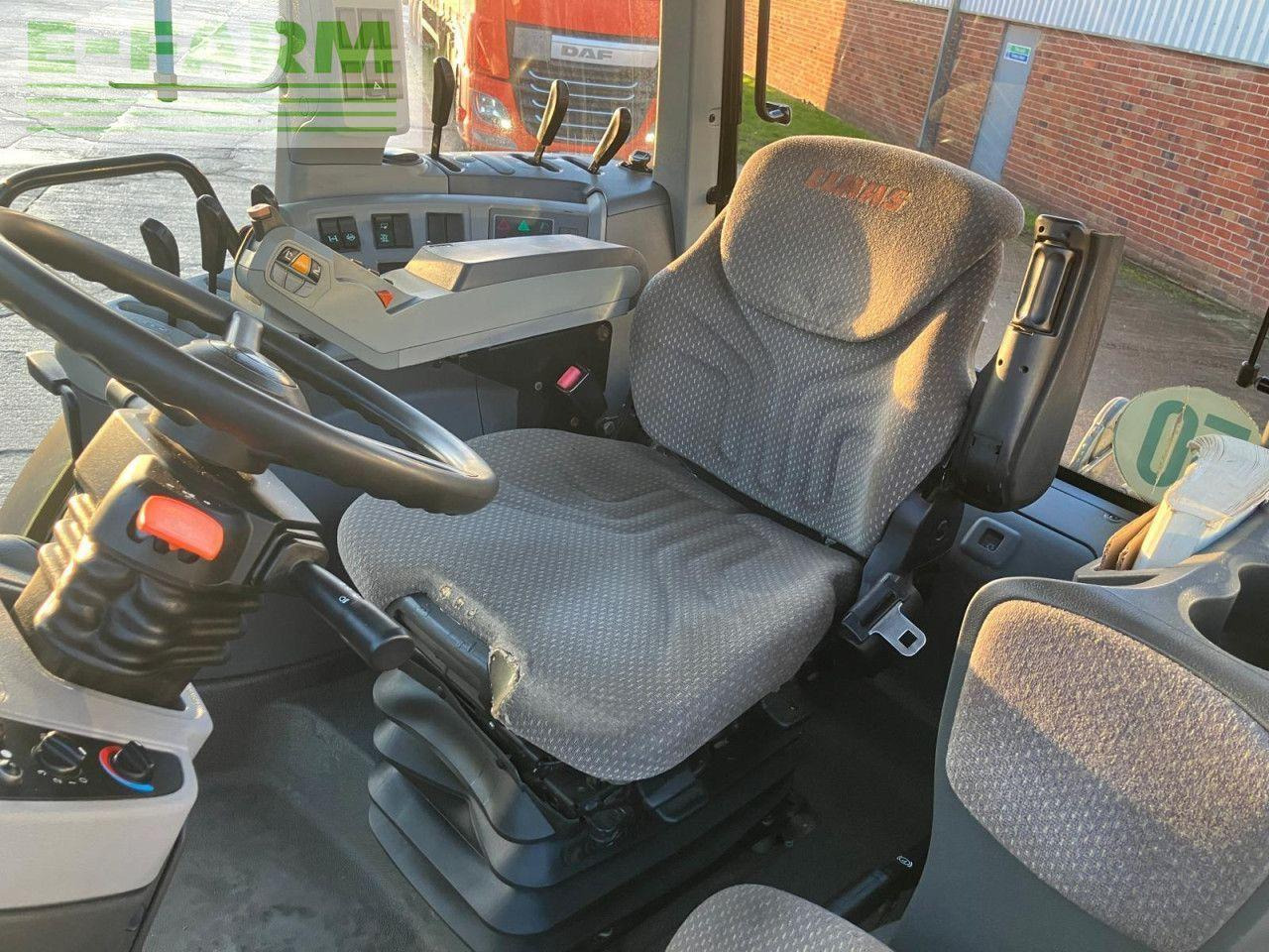 Farm tractor CLAAS ARION 630: picture 10