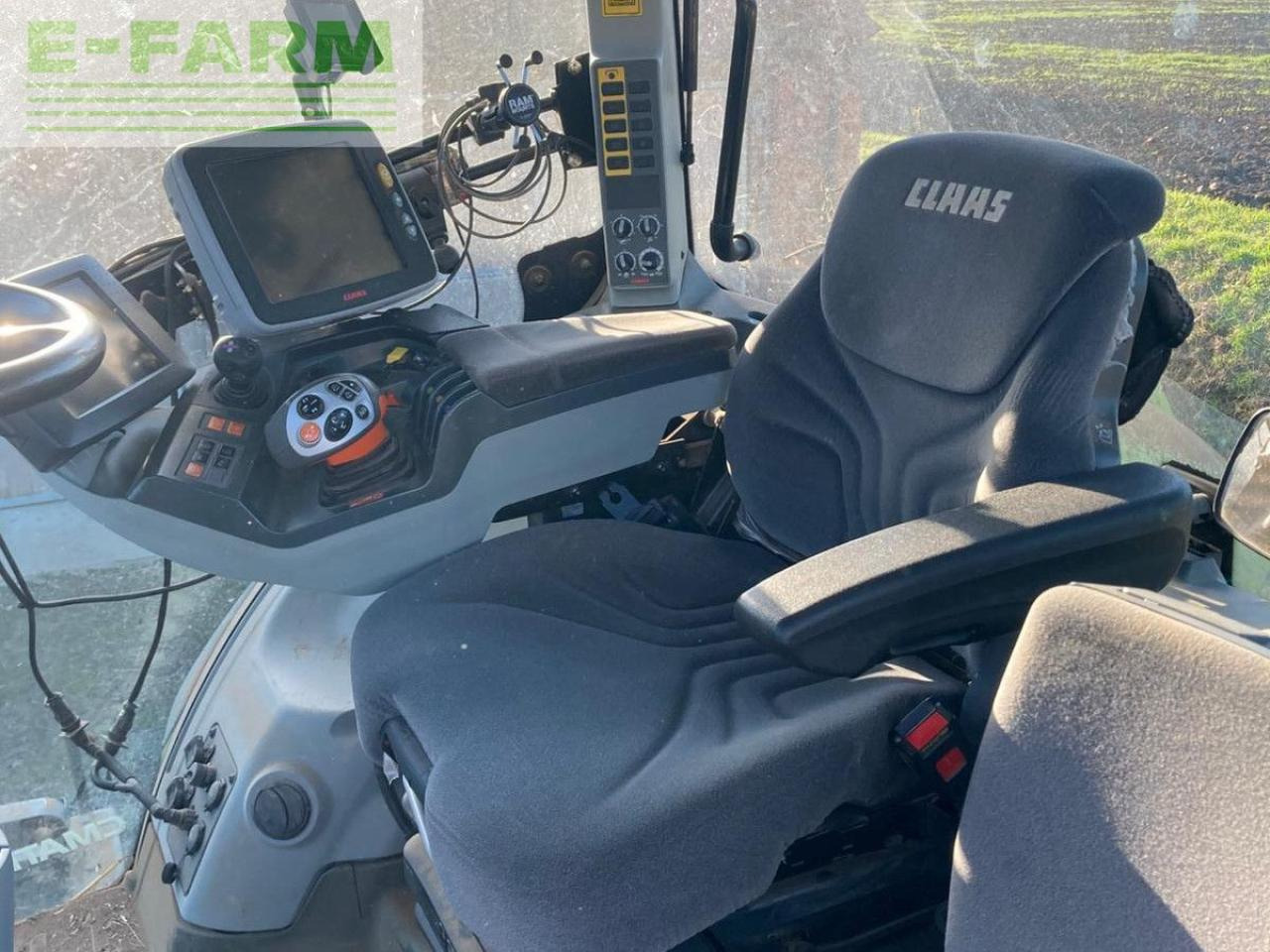 CLAAS AXION 830 - Farm tractor: picture 3 CLAAS AXION 830 - Farm tractor: picture 3