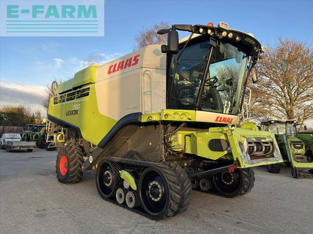 CLAAS LEXION 750TT - Combine harvester: picture 3 CLAAS LEXION 750TT - Combine harvester: picture 3