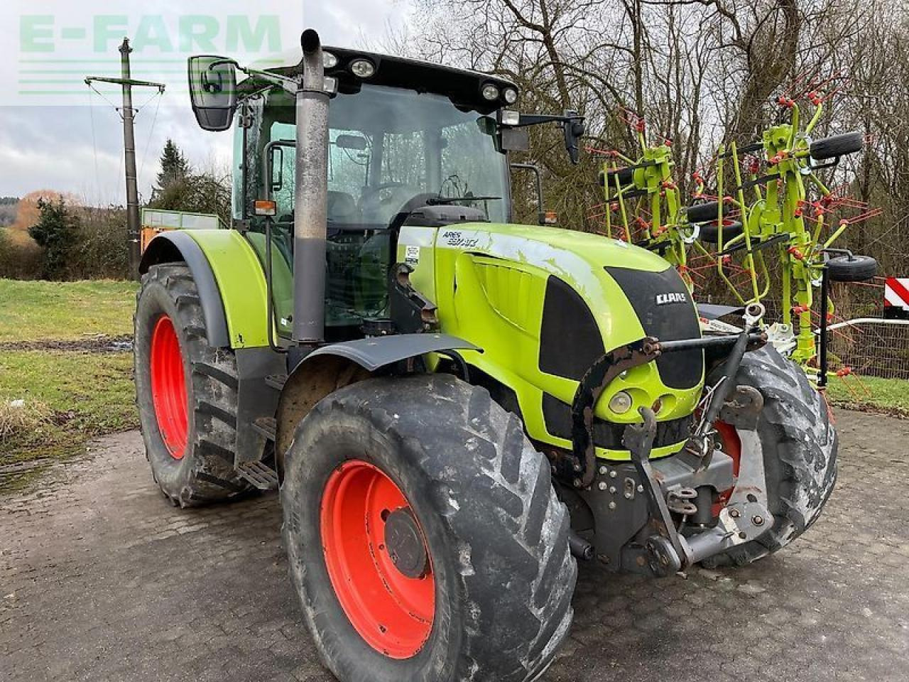 CLAAS ares 697 atz mit fronthydraulik und frontladerkonsolen stoll ATZ - Farm tractor: picture 1 CLAAS ares 697 atz mit fronthydraulik und frontladerkonsolen stoll ATZ - Farm tractor: picture 1