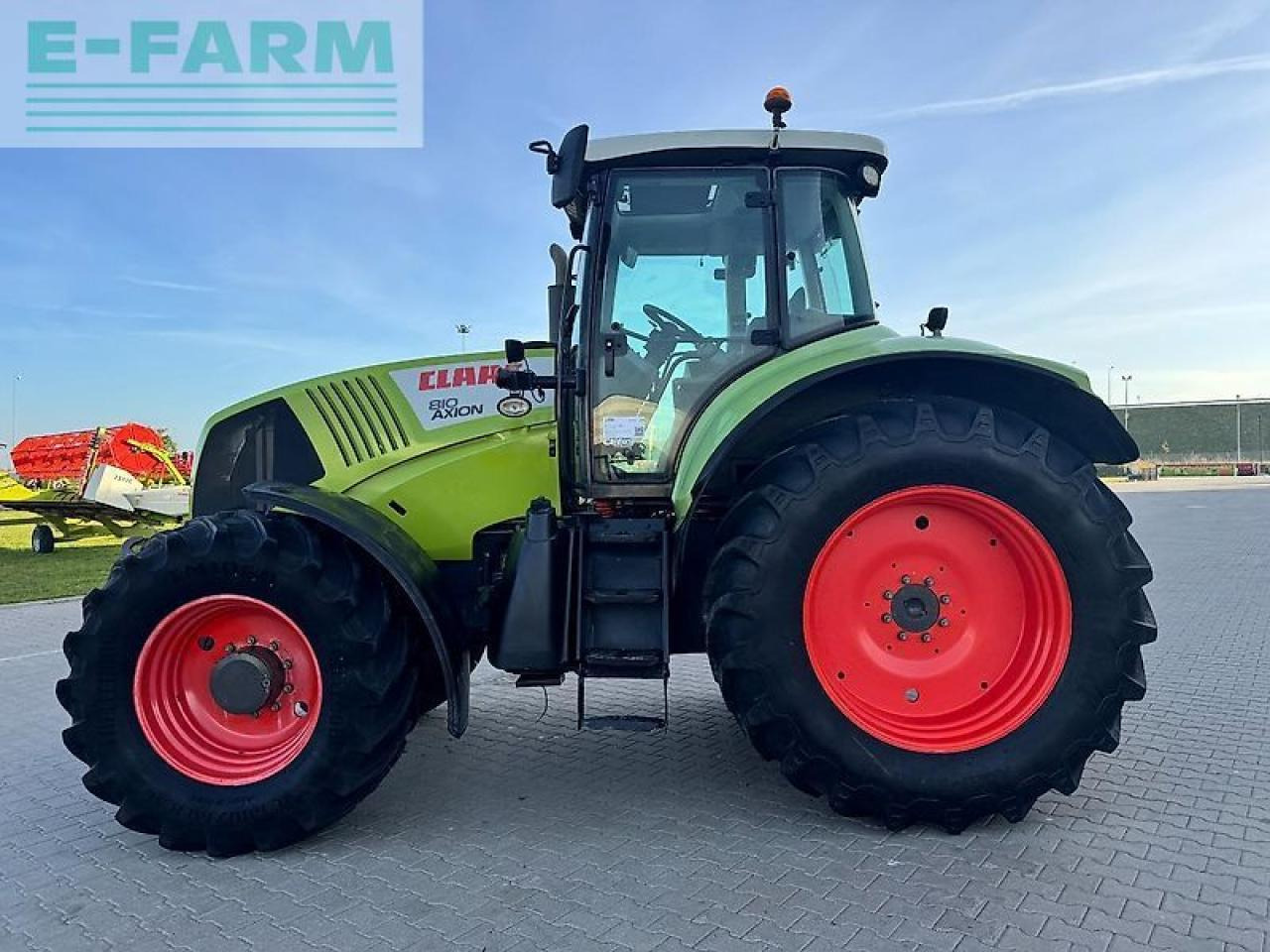 CLAAS axion 810 - Farm tractor: picture 4 CLAAS axion 810 - Farm tractor: picture 4