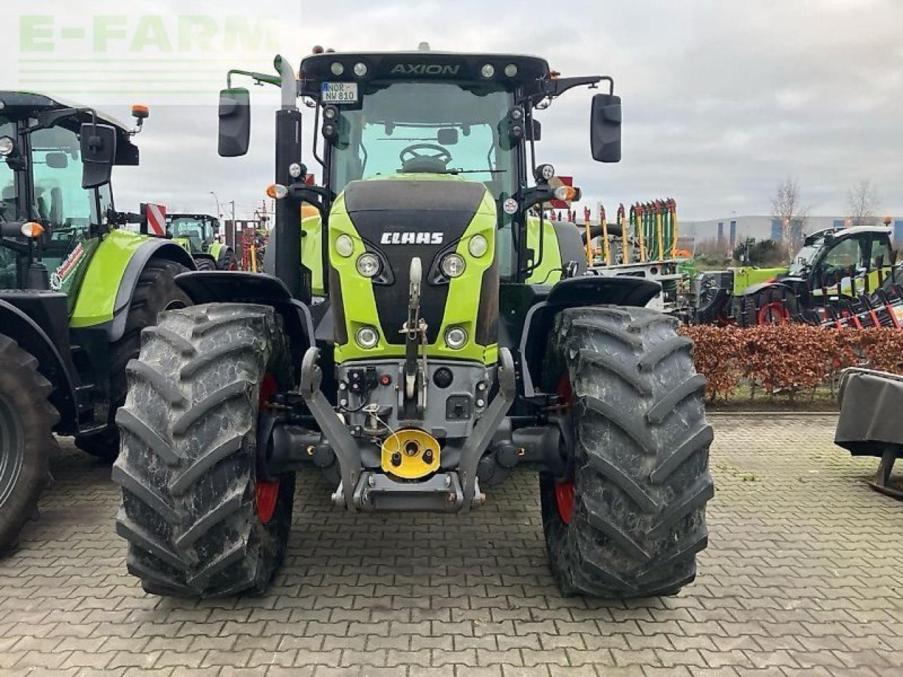 CLAAS axion 810 cis+ cm - Farm tractor: picture 2 CLAAS axion 810 cis+ cm - Farm tractor: picture 2