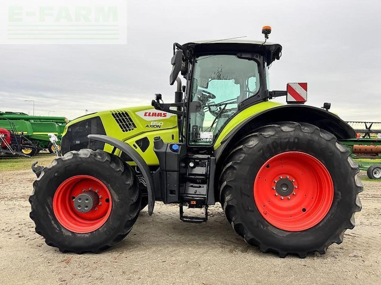 CLAAS axion 850 - Farm tractor: picture 2 CLAAS axion 850 - Farm tractor: picture 2