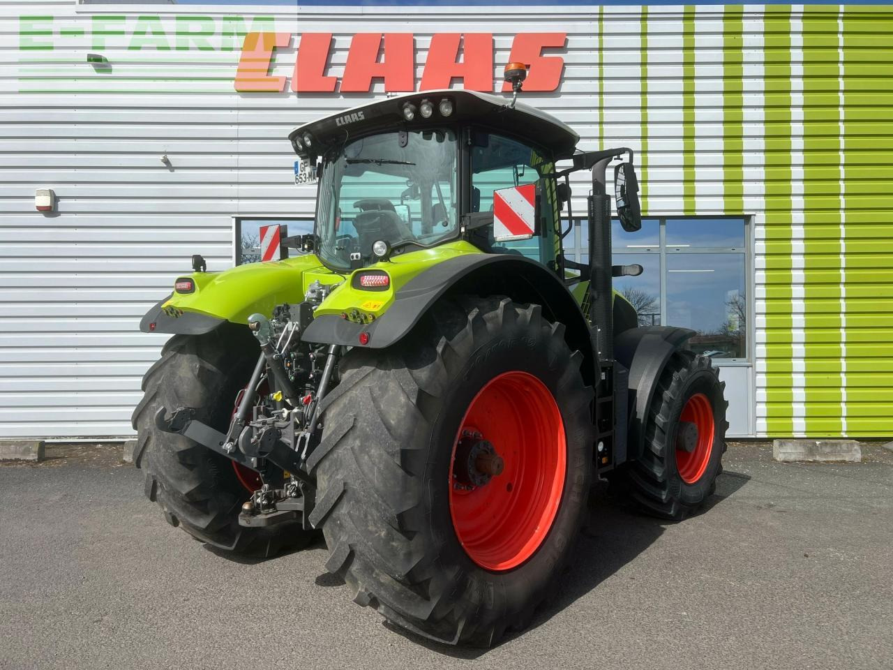 CLAAS axion 870 cmatic s5 sur mesure CMATIC - Farm tractor: picture 3 CLAAS axion 870 cmatic s5 sur mesure CMATIC - Farm tractor: picture 3