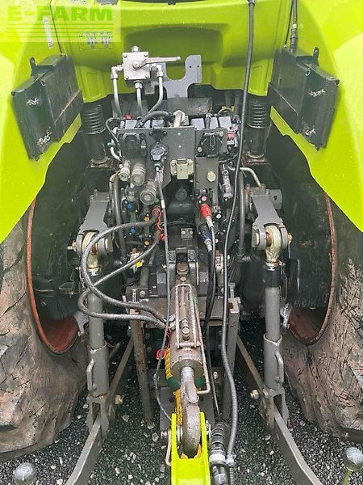 Farm tractor CLAAS axion 930: picture 7