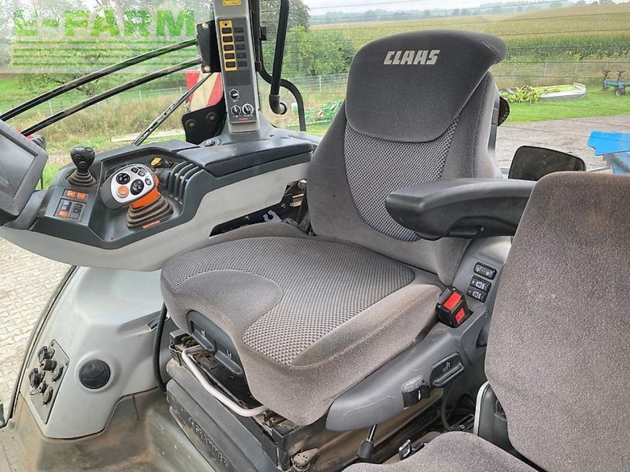 CLAAS axion 950 - Farm tractor: picture 2 CLAAS axion 950 - Farm tractor: picture 2