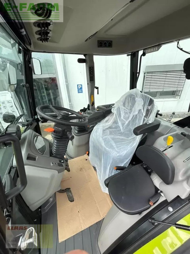 CLAAS axos 240 - Farm tractor: picture 4 CLAAS axos 240 - Farm tractor: picture 4