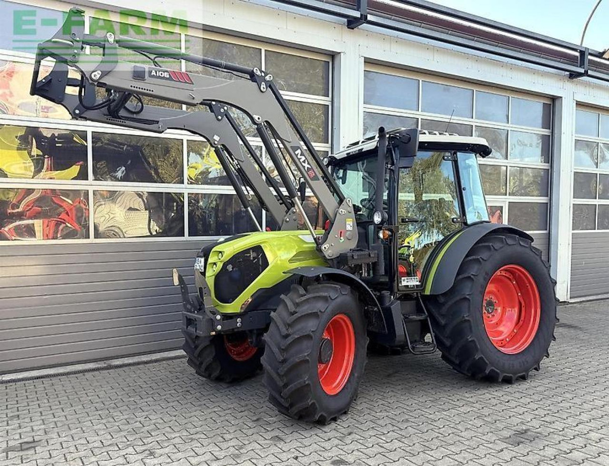 CLAAS axos 240 advanced + mx a106 - Farm tractor: picture 1 CLAAS axos 240 advanced + mx a106 - Farm tractor: picture 1
