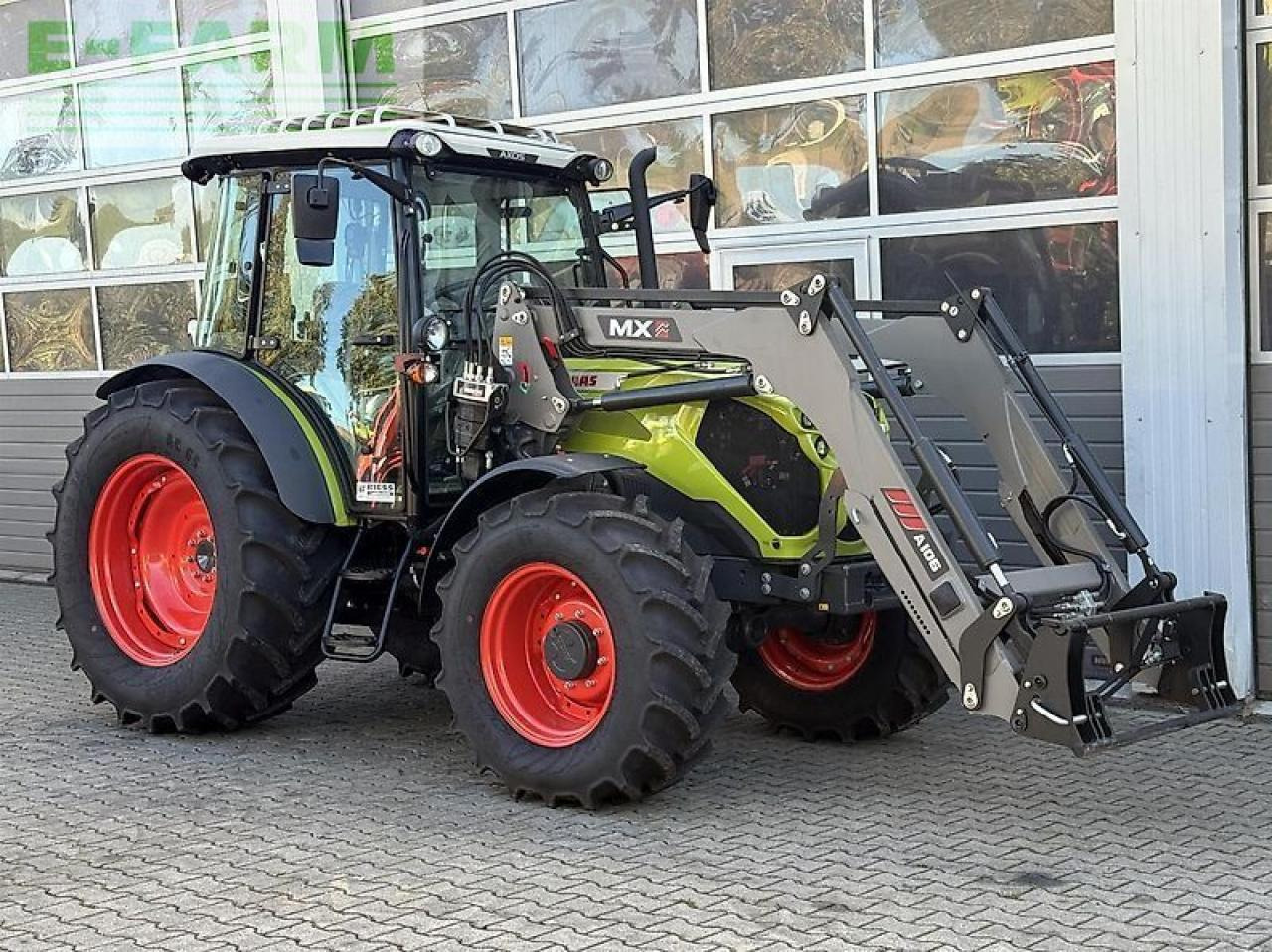 CLAAS axos 240 advanced + mx a106 - Farm tractor: picture 2 CLAAS axos 240 advanced + mx a106 - Farm tractor: picture 2