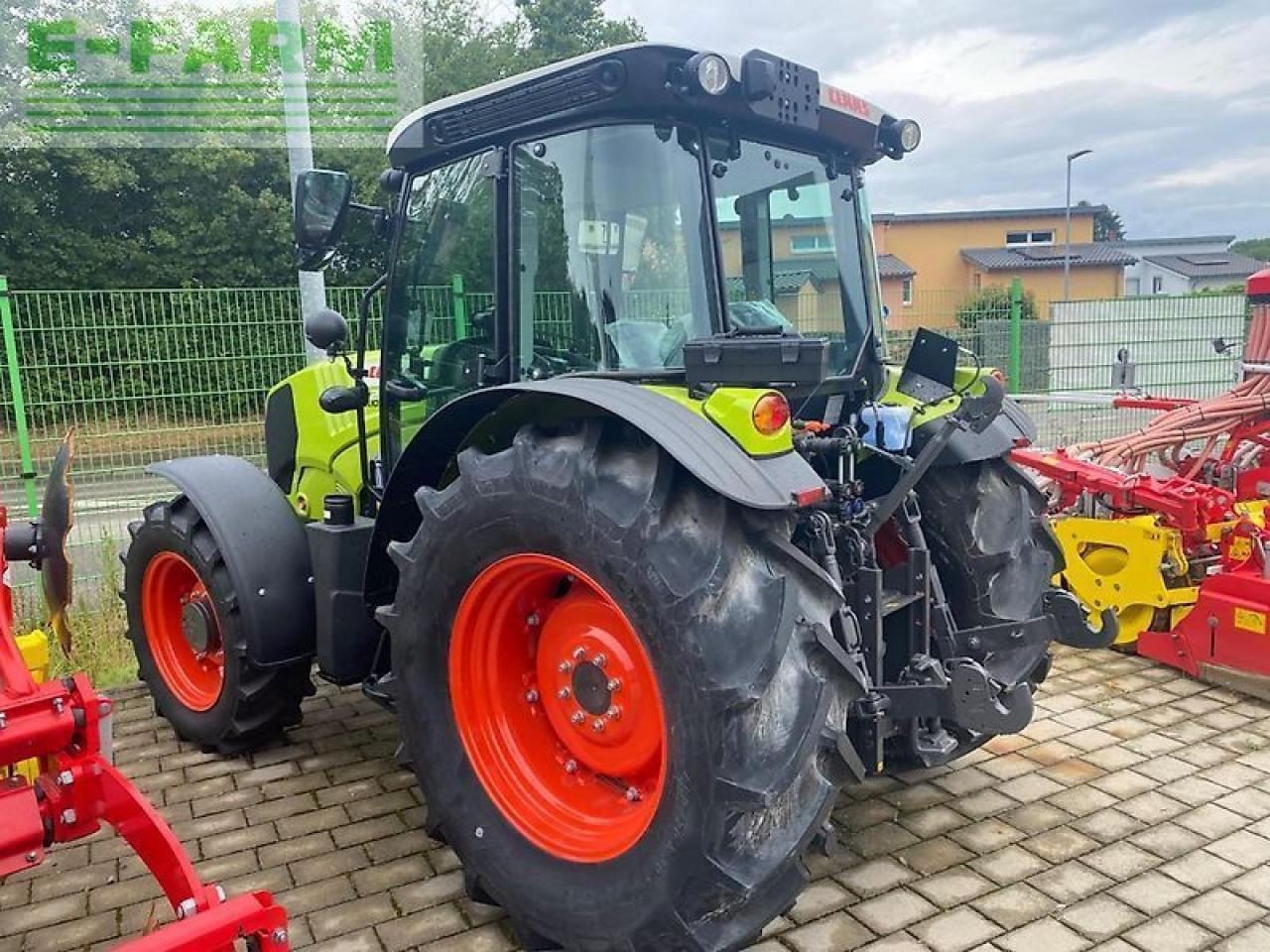 CLAAS elios 210 kabine advanced - Farm tractor: picture 2 CLAAS elios 210 kabine advanced - Farm tractor: picture 2