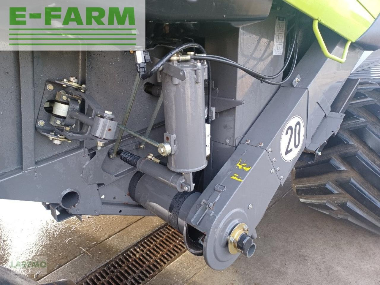 CLAAS lexion 670 tt terratrac v 900 - Combine harvester: picture 4 CLAAS lexion 670 tt terratrac v 900 - Combine harvester: picture 4