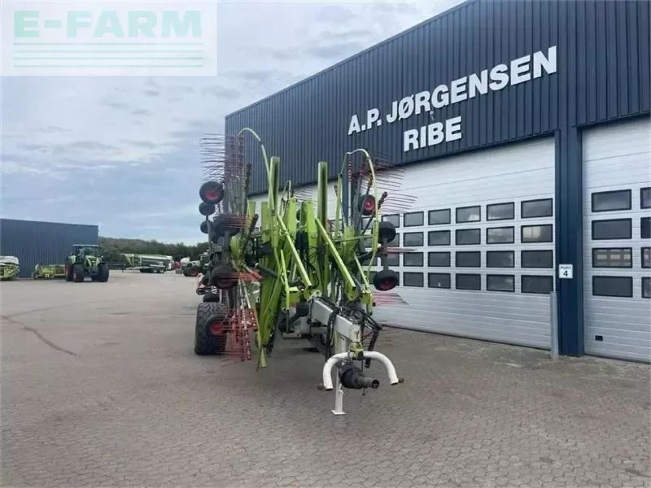 CLAAS liner 4000hhv - Tedder/ Rake: picture 5 CLAAS liner 4000hhv - Tedder/ Rake: picture 5